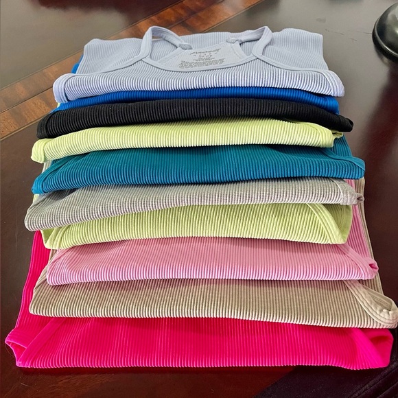 Free People Happiness Runs Crop Top Size Medium Large NWOT - Picture 8 of 10